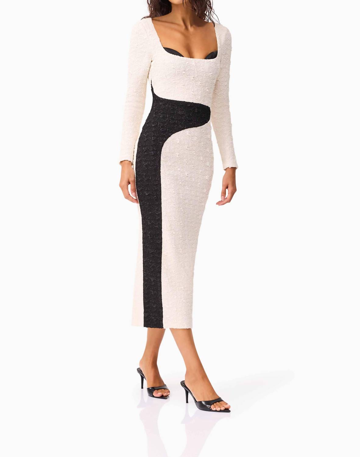 Elliatt - Paloma Long Sleeve Midi Dress