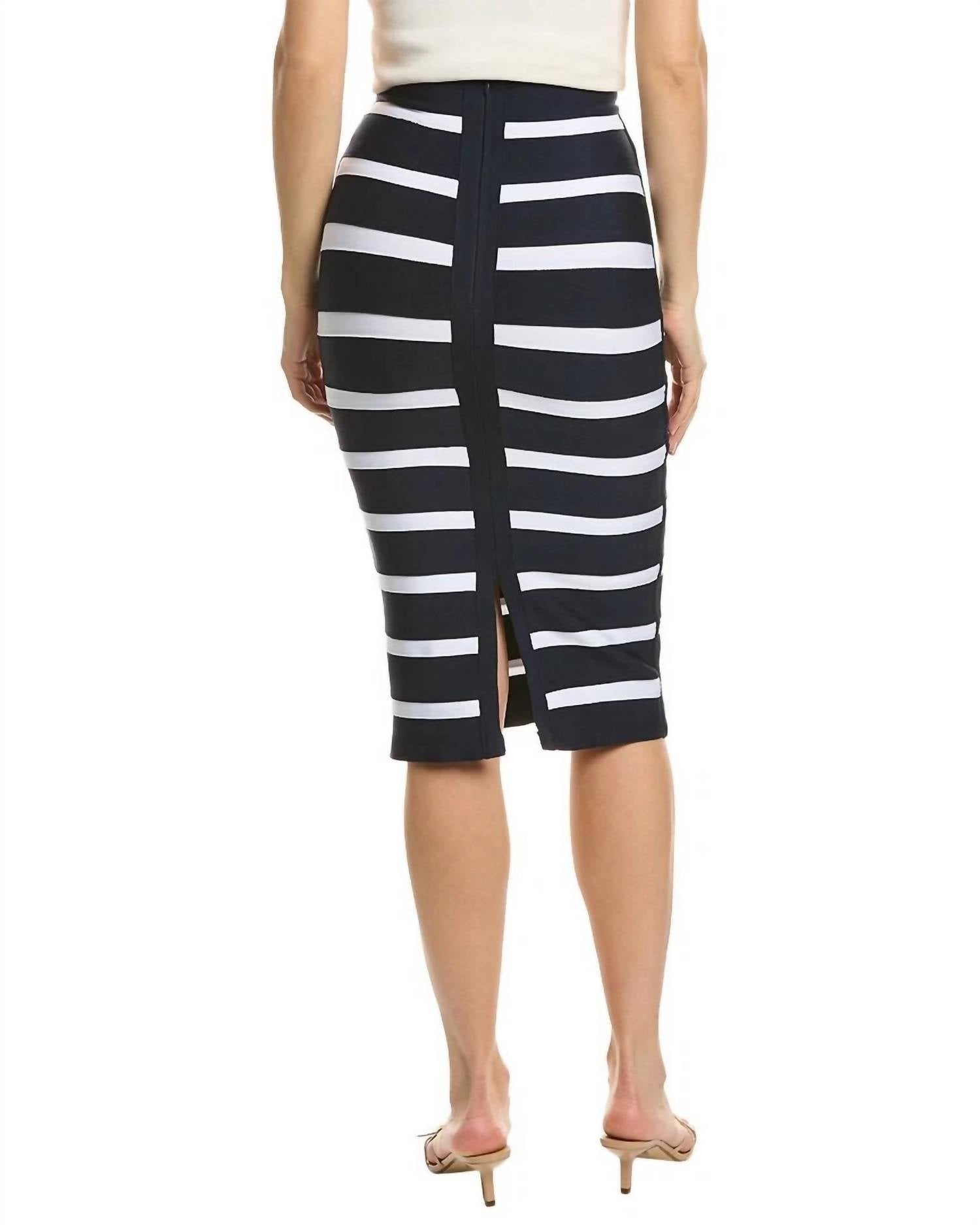 Gracia - High Waist Fitted Skirt