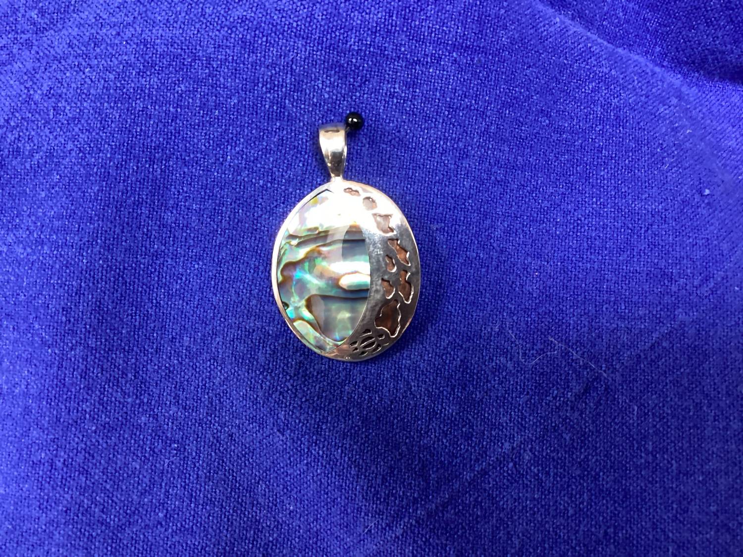 Ted Daily - Women's Hawaii Chain Small Pendant