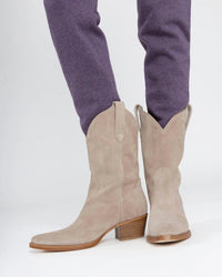 Oncept - Women's Winslow Block Heel Boot