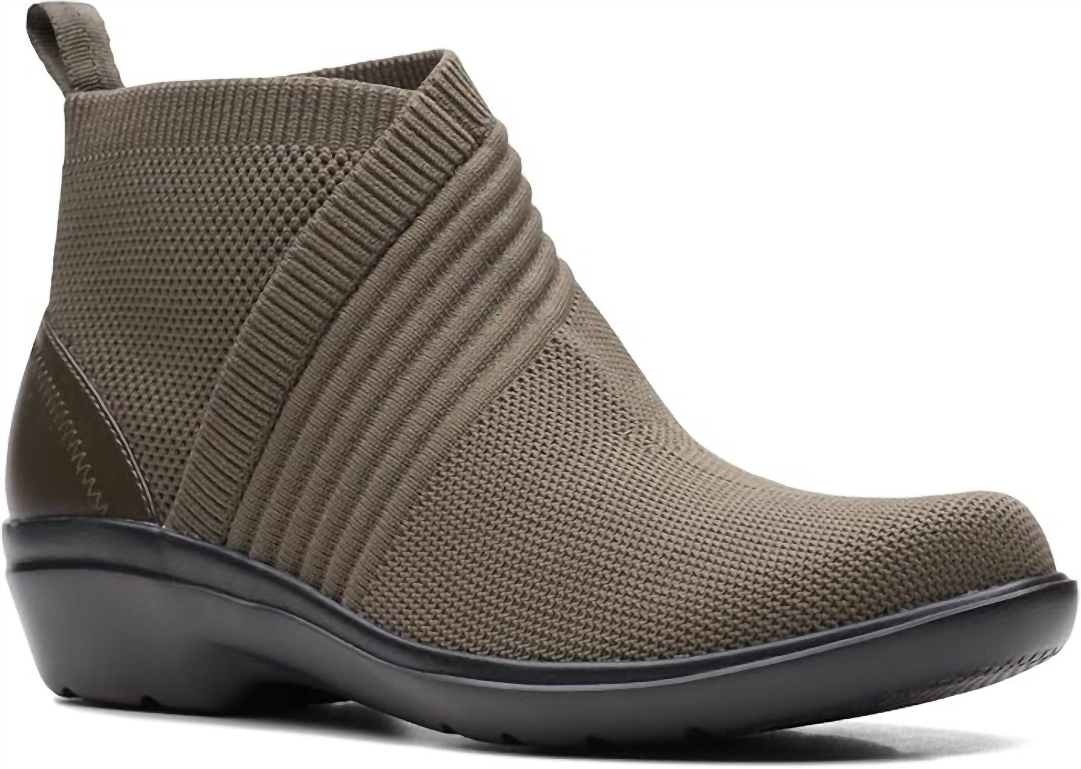 Clarks - Women's Sashlyn Mid Ankle Boots