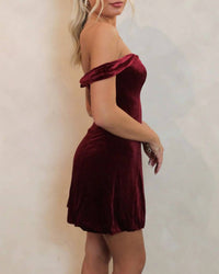 Le Lis - HOLLY OFF THE SHOULDER VELVET DRESS