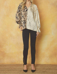 Entro - Contrast Print V-Neck Blouse