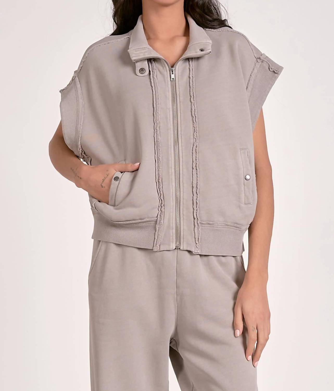 Elan - Ainsley Crop Zip-up Vest