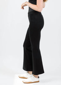 Donni. - Rib Kick Flare Trousers