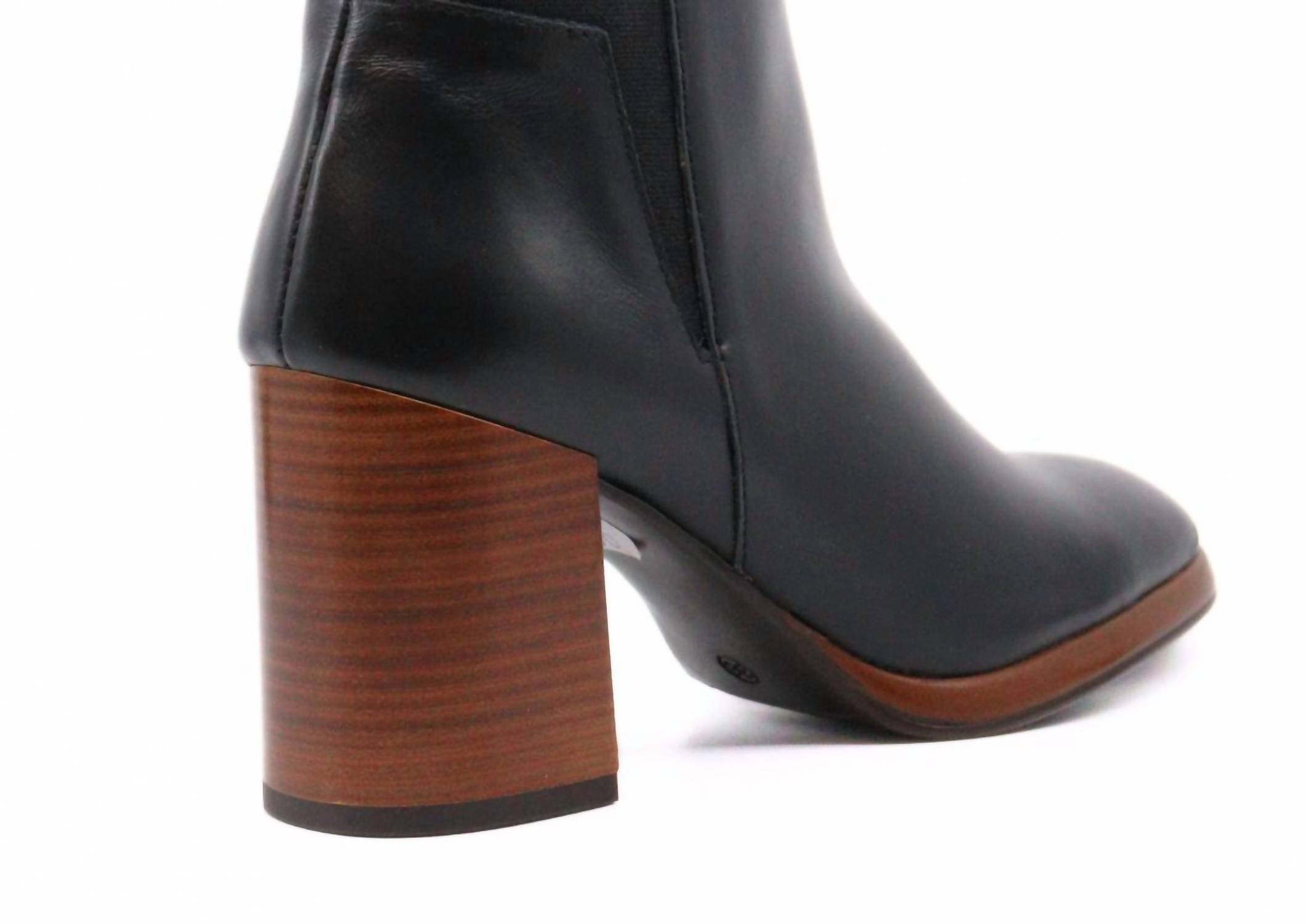 Ateliers Women's Saint Boots in black - women's shoe - detail view