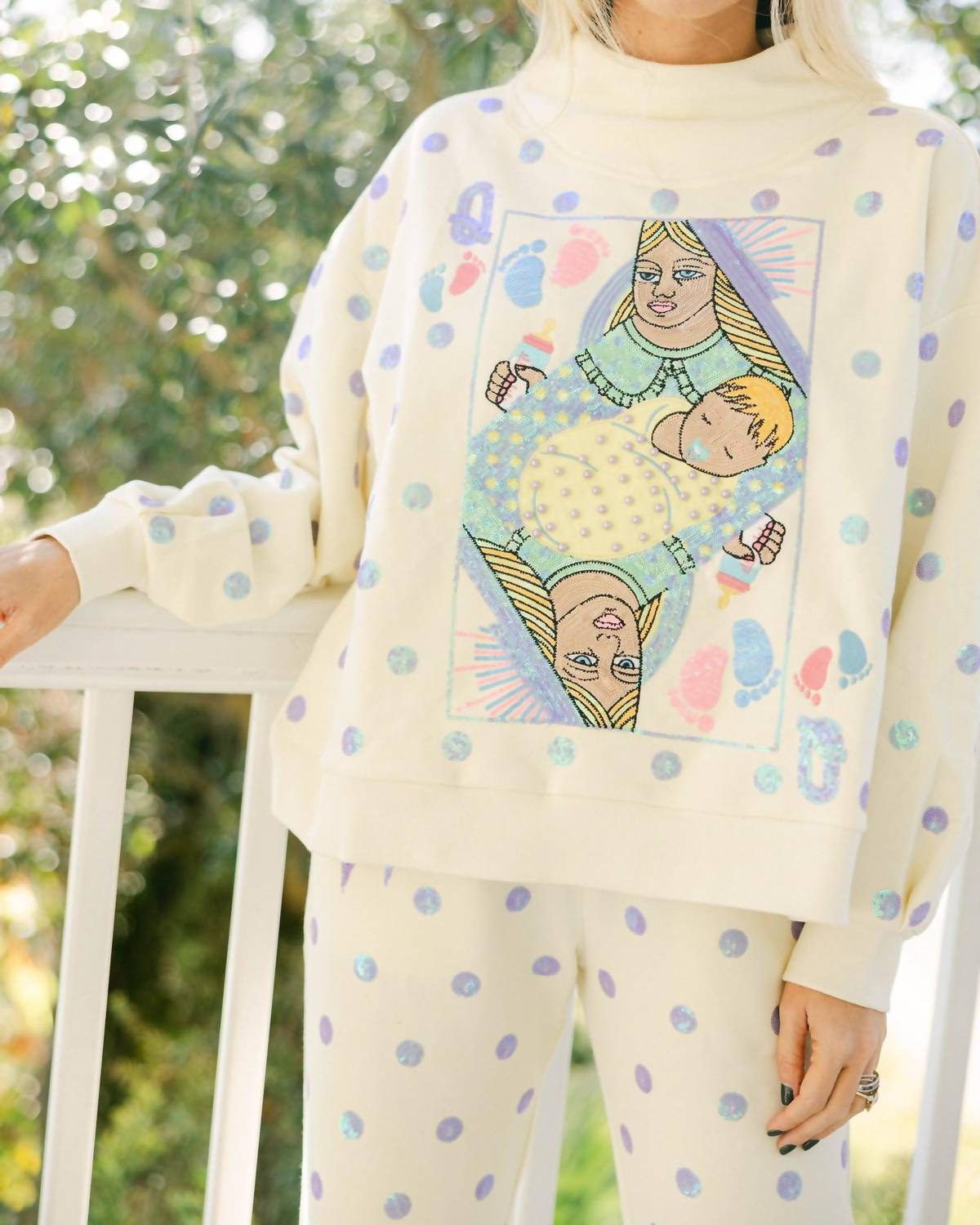 QUEEN OF SPARKLES Polka Dot Mama Card Logo Sweatshirt in beige lavender - women's top