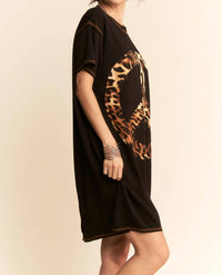 Davi & Dani - Animal Peace Symbol Short Sleeve Knit Dress
