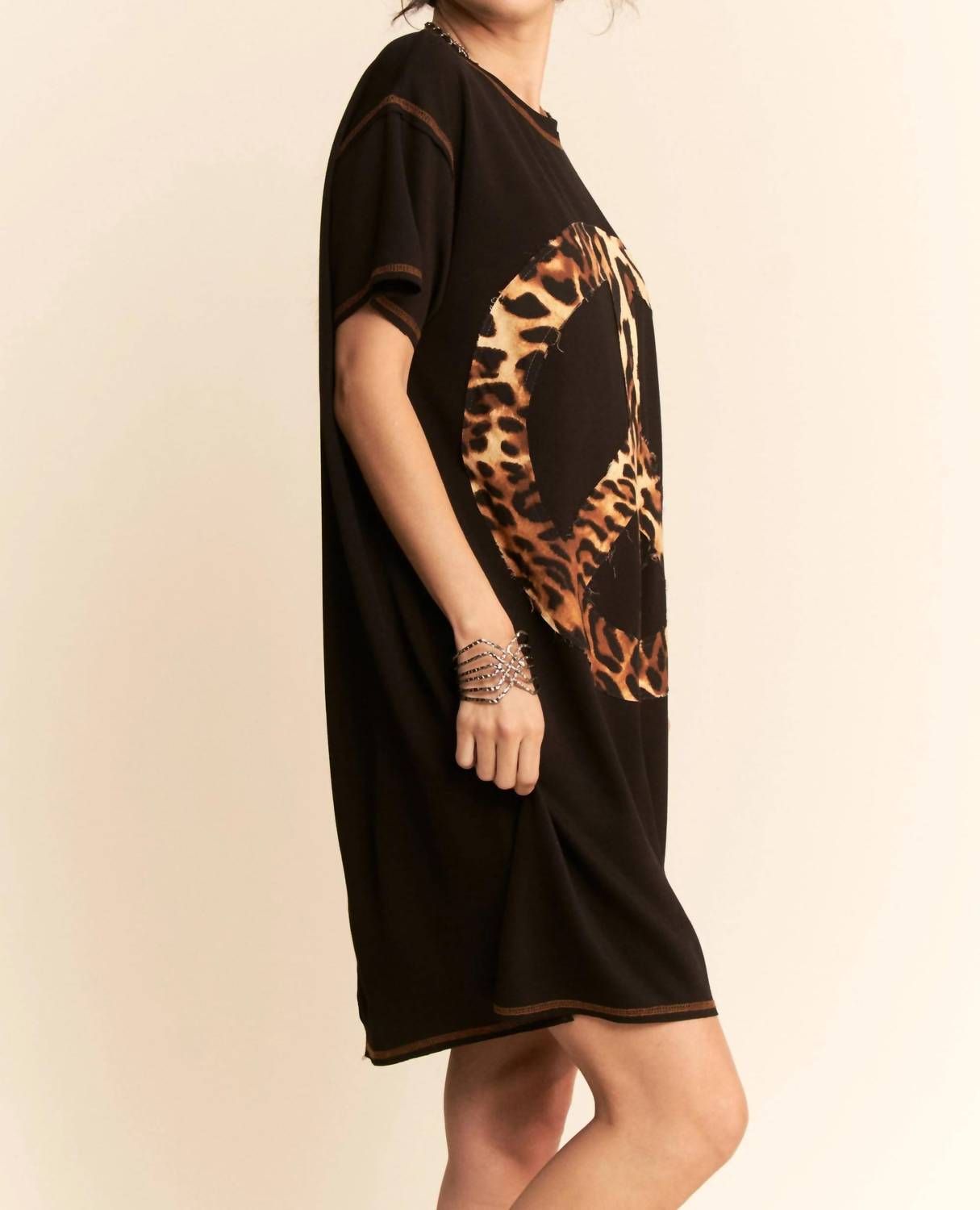 Davi & Dani - Animal Peace Symbol Short Sleeve Knit Dress