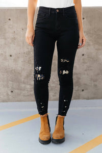 Judy Blue - Into The Wild Distressed Skinny Jeans