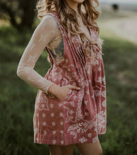 Veveret - Printed Pleated V-neck Romper