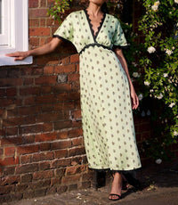 Neve & Noor - Cleo Floral Lace Dress