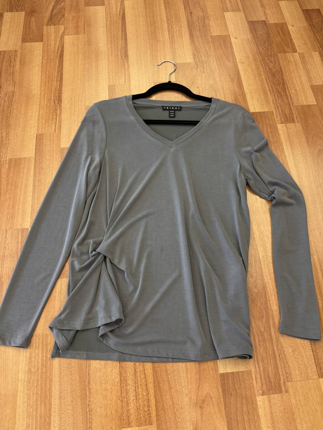 Tribal - WOMEN'S V-NECK SOFT KNIT TOP