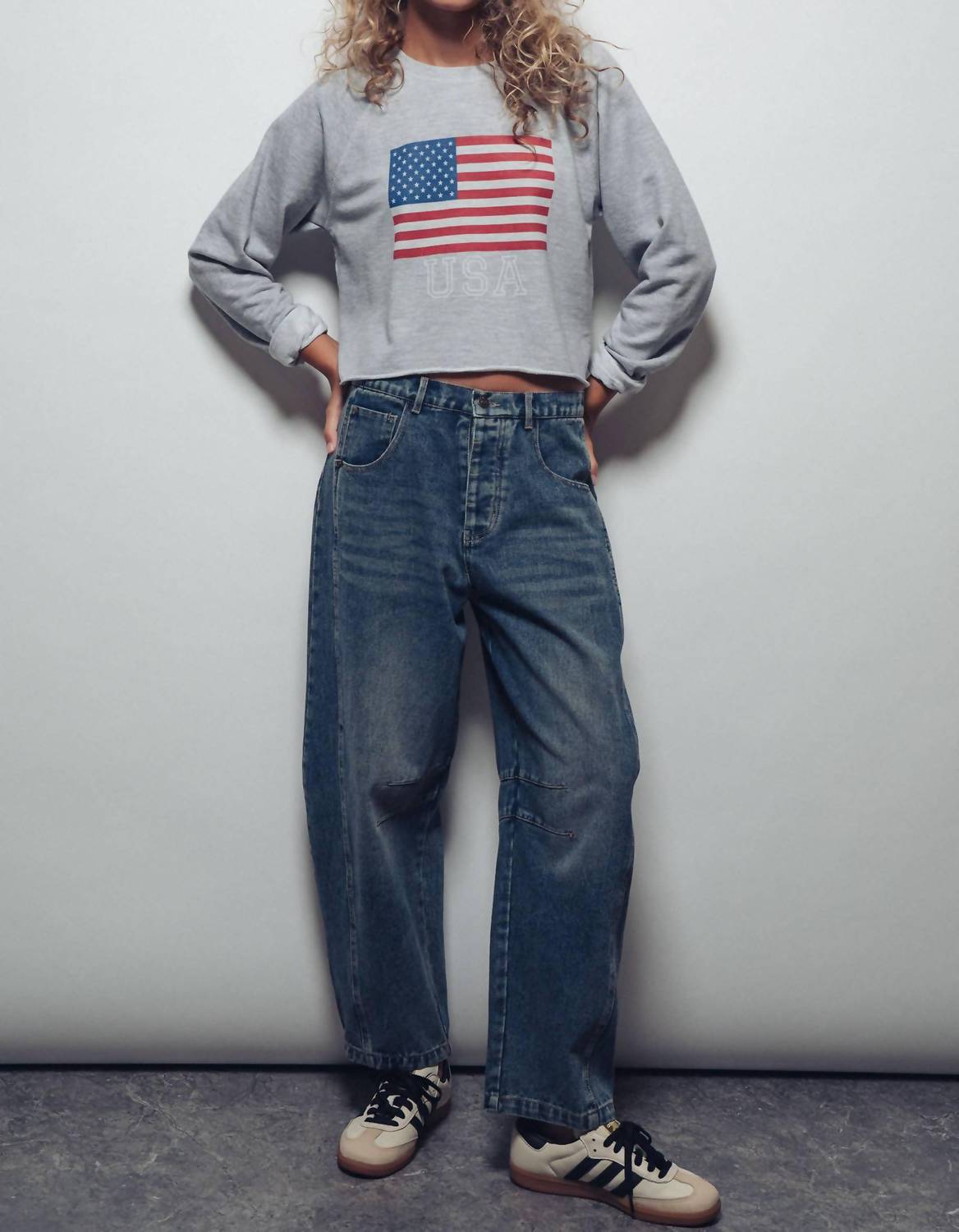 Urban Daizy - Dirty Wash Barrel Leg Jeans