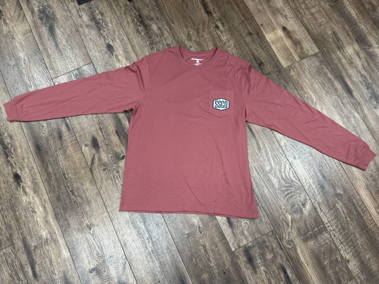 Southern Shirt Company vintage voyager tee LS in red river - men's long sleeve top - detail view