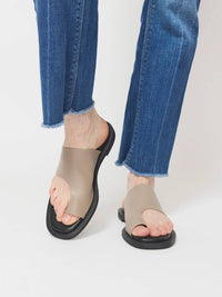 All Black - Women's One Side Slide