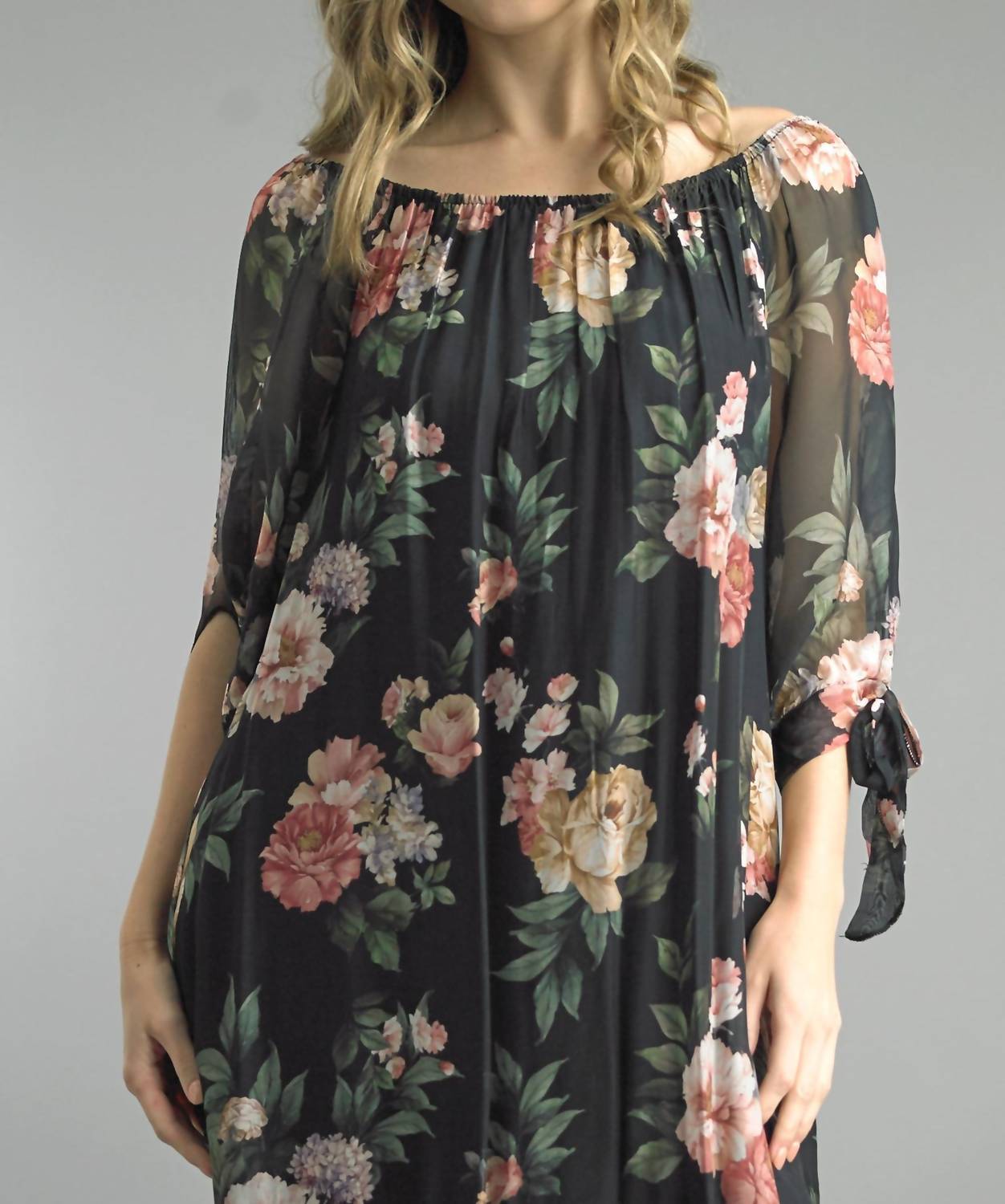 Tempo Paris - Just A Beautiful Girl Maxi Dress