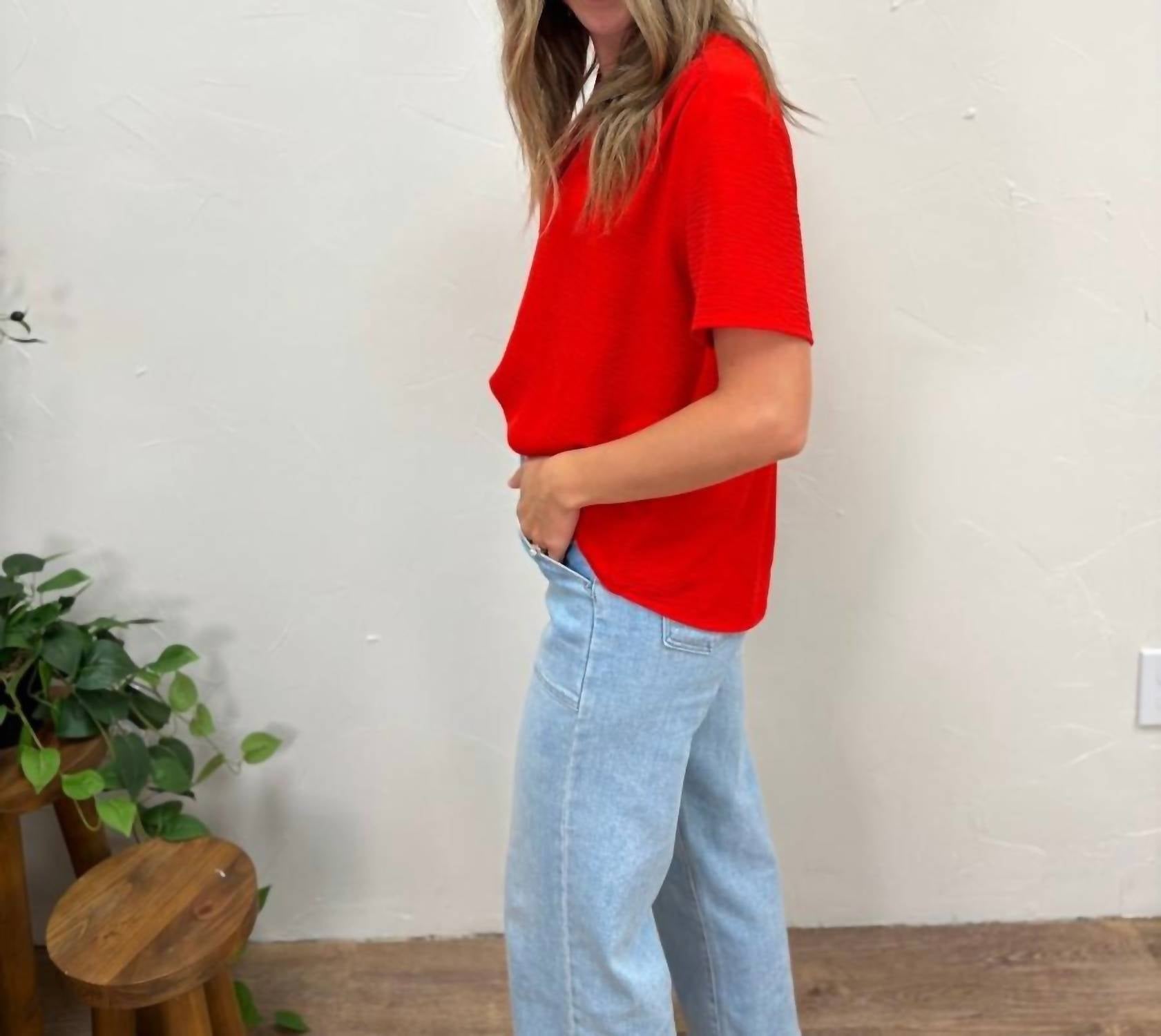 entro V-neck Shirt in red - women's t-shirt - detail view