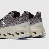 On - Women's Cloudsurfer Max Running Shoe