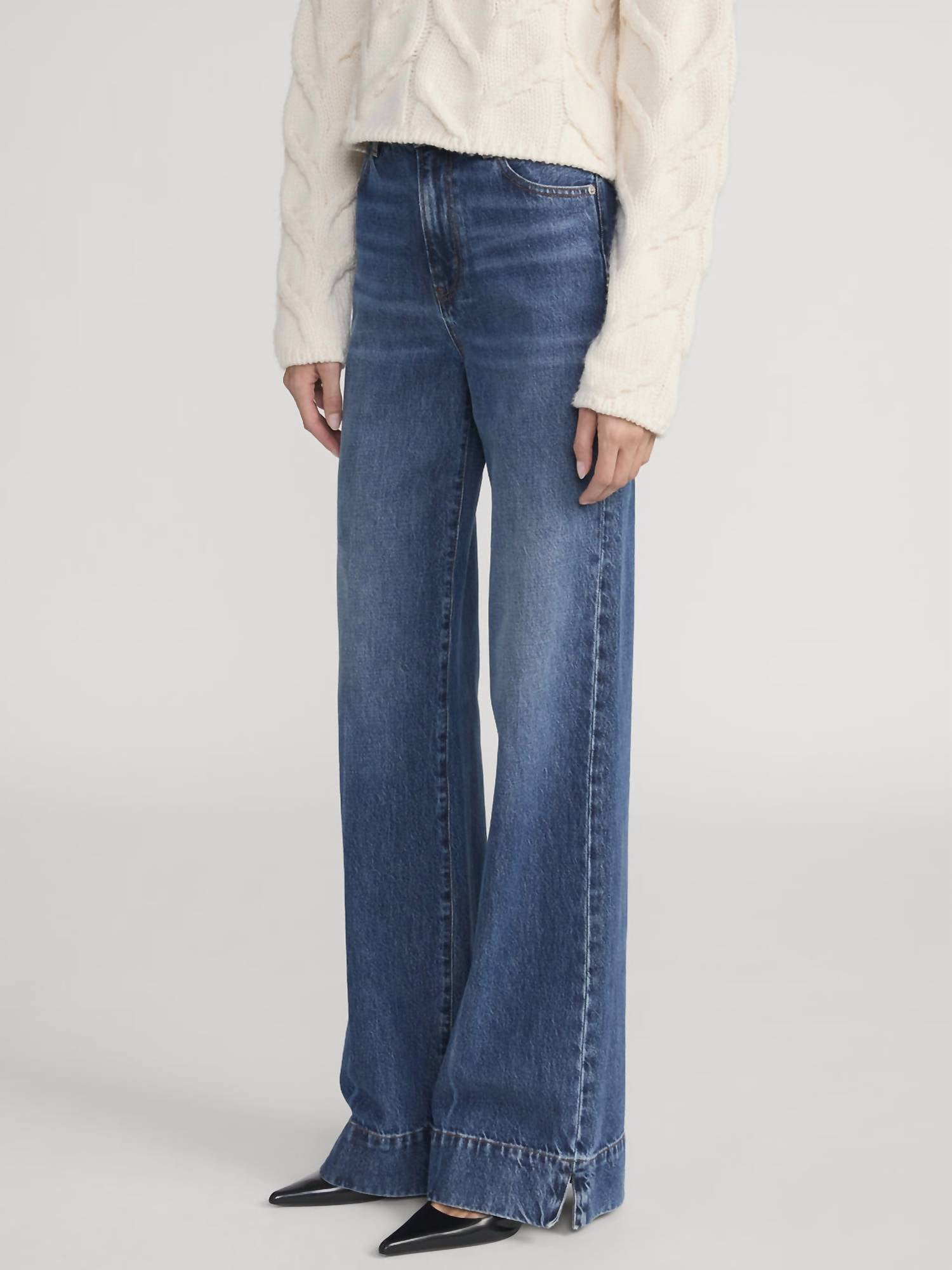 FRAME The Slice Flare Jean in headliner - women's jeans - detail view