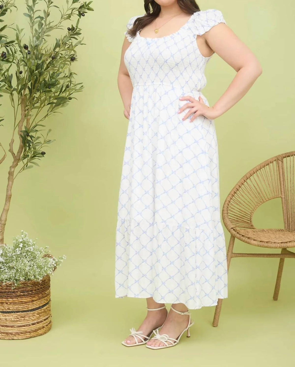Blu Pepper - Bow Pattern Ruched Midi Dress