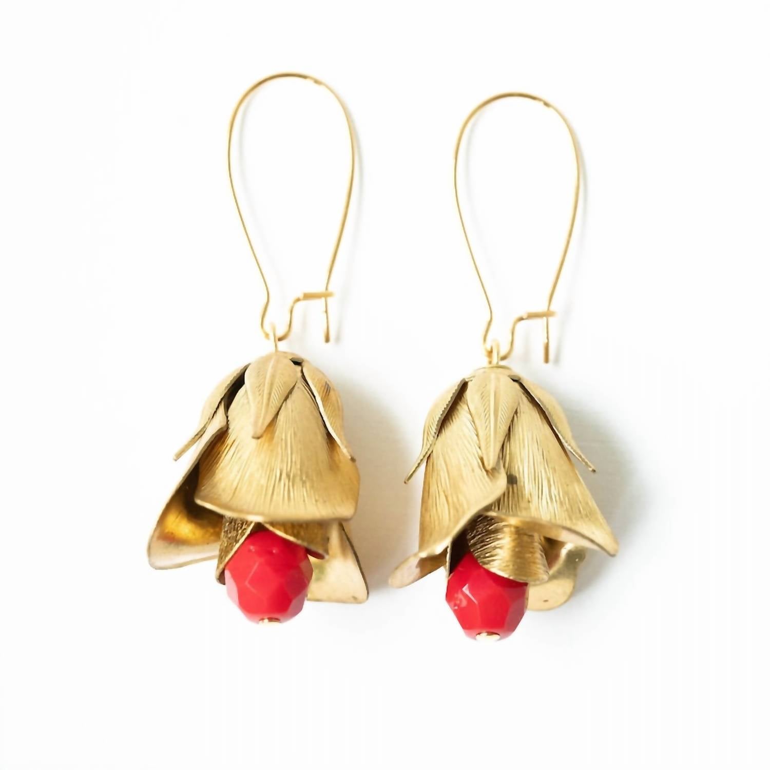 Nest Pretty Things - Women's Flower Bud Hanging Earrings