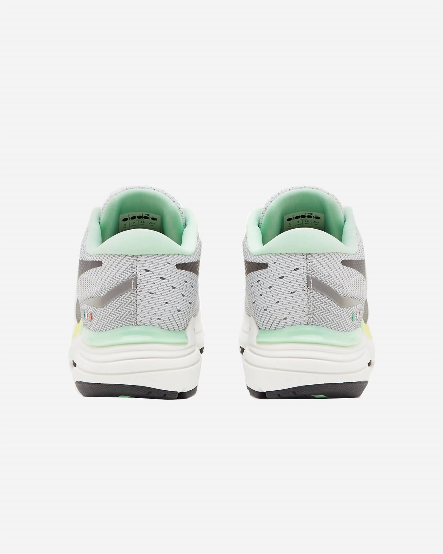 Diadora - WOMEN'S MYTHOS BLUSHIELD 6 RUNNING SHOES - MEDIUM WIDTH