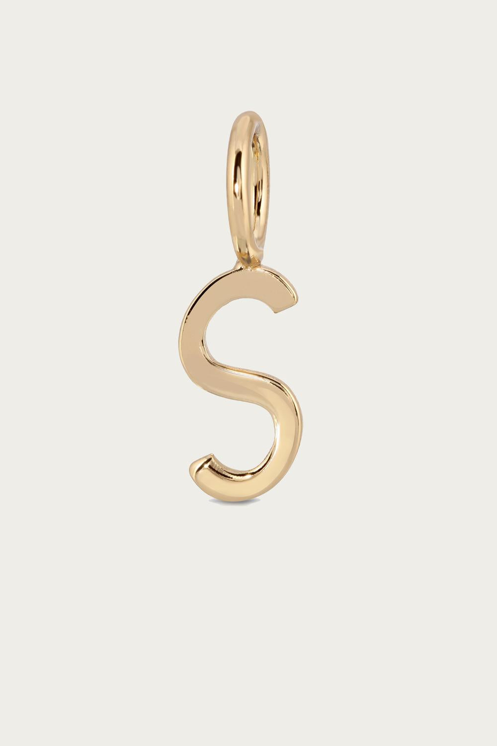 ESSENTIAL LETTERS PENDANT