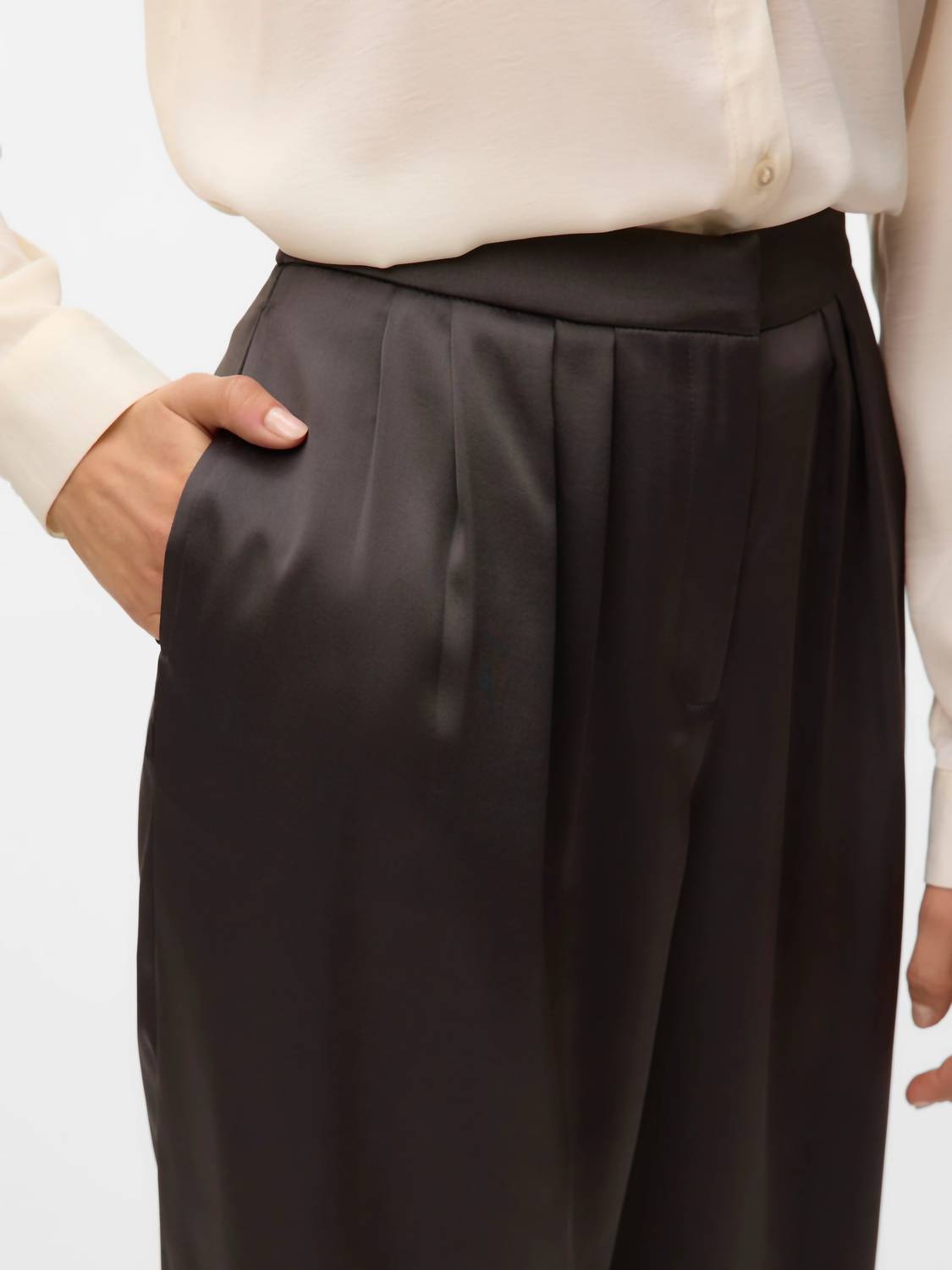Vero Moda - Sesil High-Rise Pants