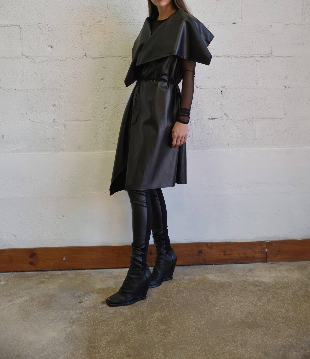 Simply Mila - Uneven Sleeveless Coat