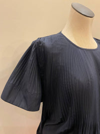 Pinch - Women's Pleated Detail Top