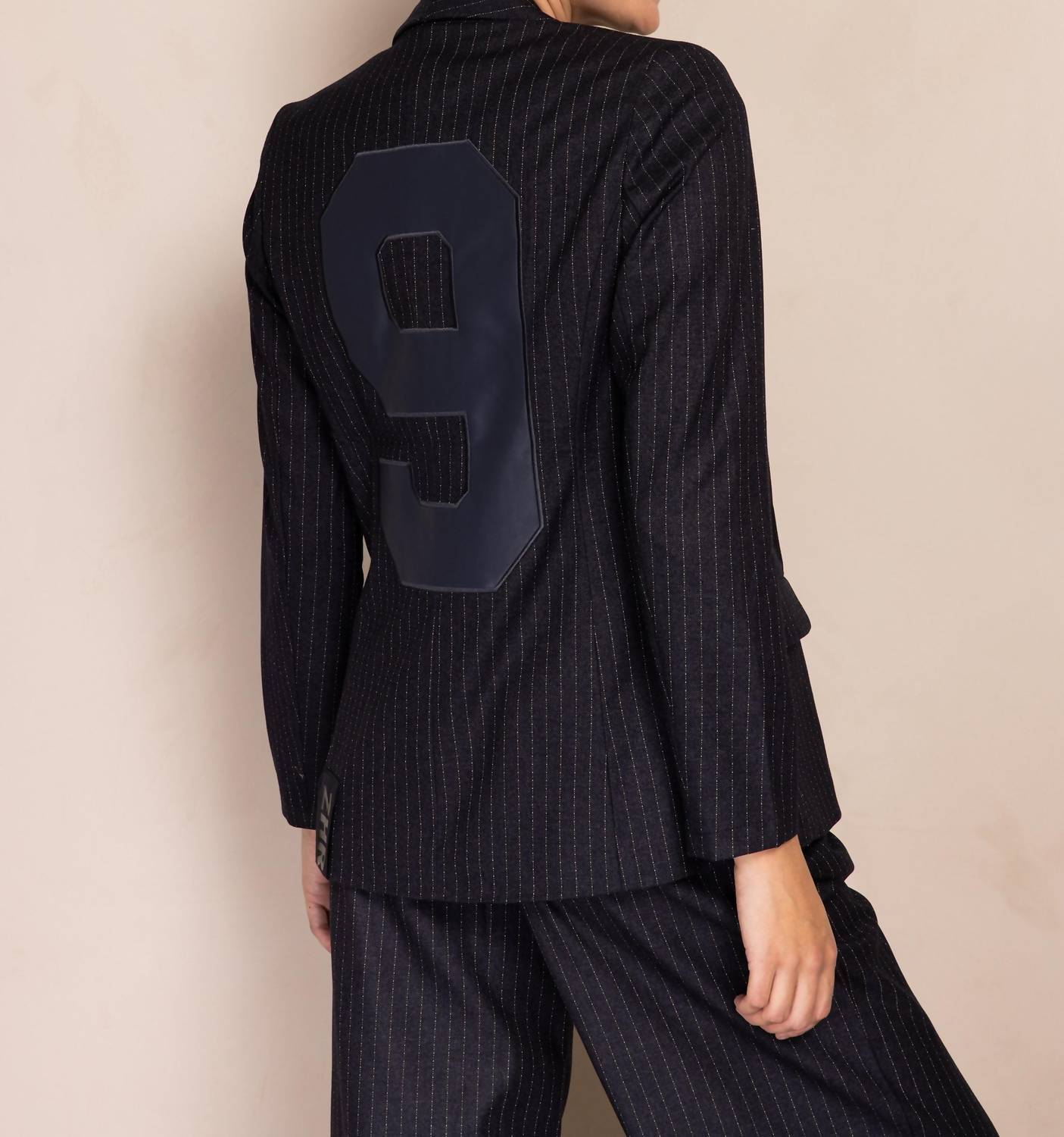 Zhrill - 9 Long Sleeves Blazer