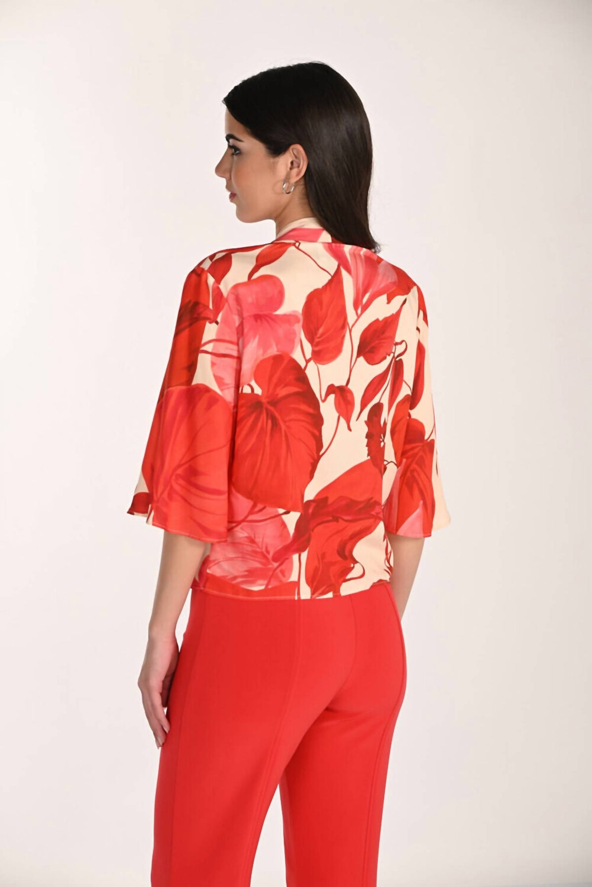 Frank Lyman - Floral V-neck Tie Top