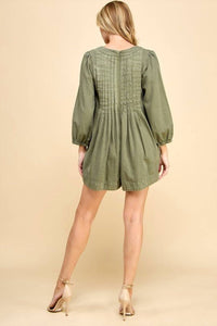 Veveret - Flirty Pleated Romper