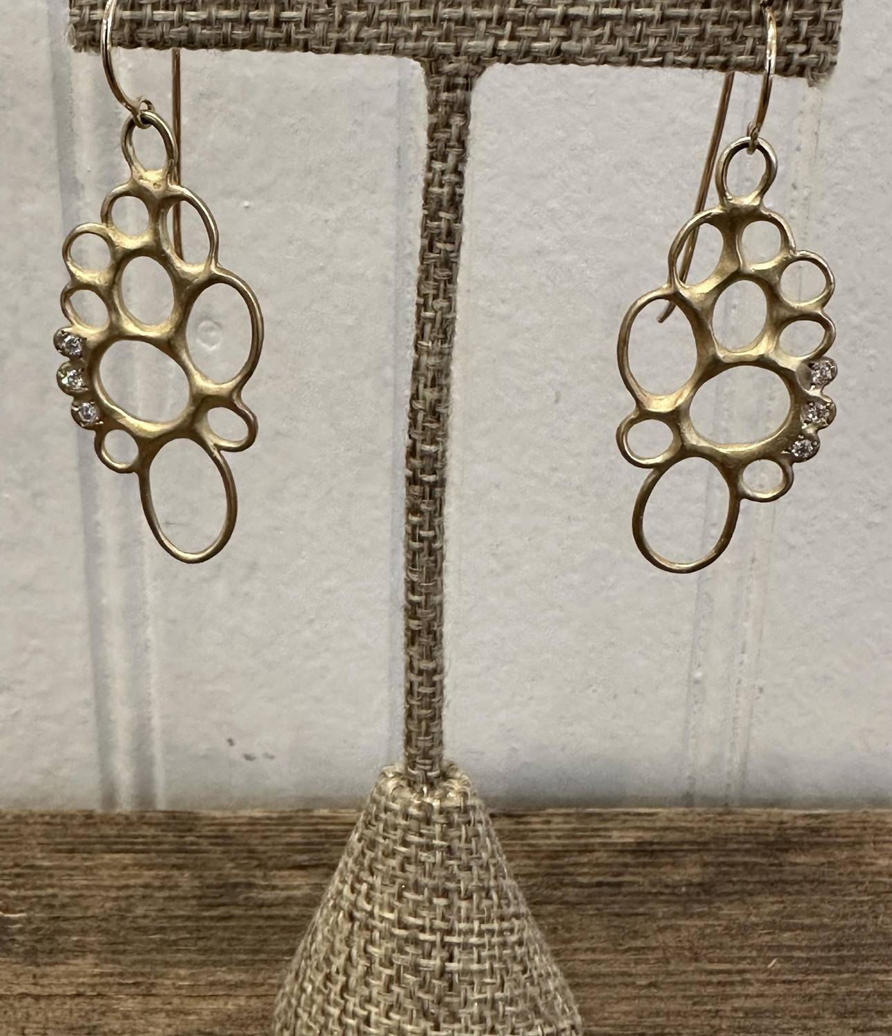 Lisa Ziff Designs - 10k Zinnia Earrings With Six 3pt Diamonds