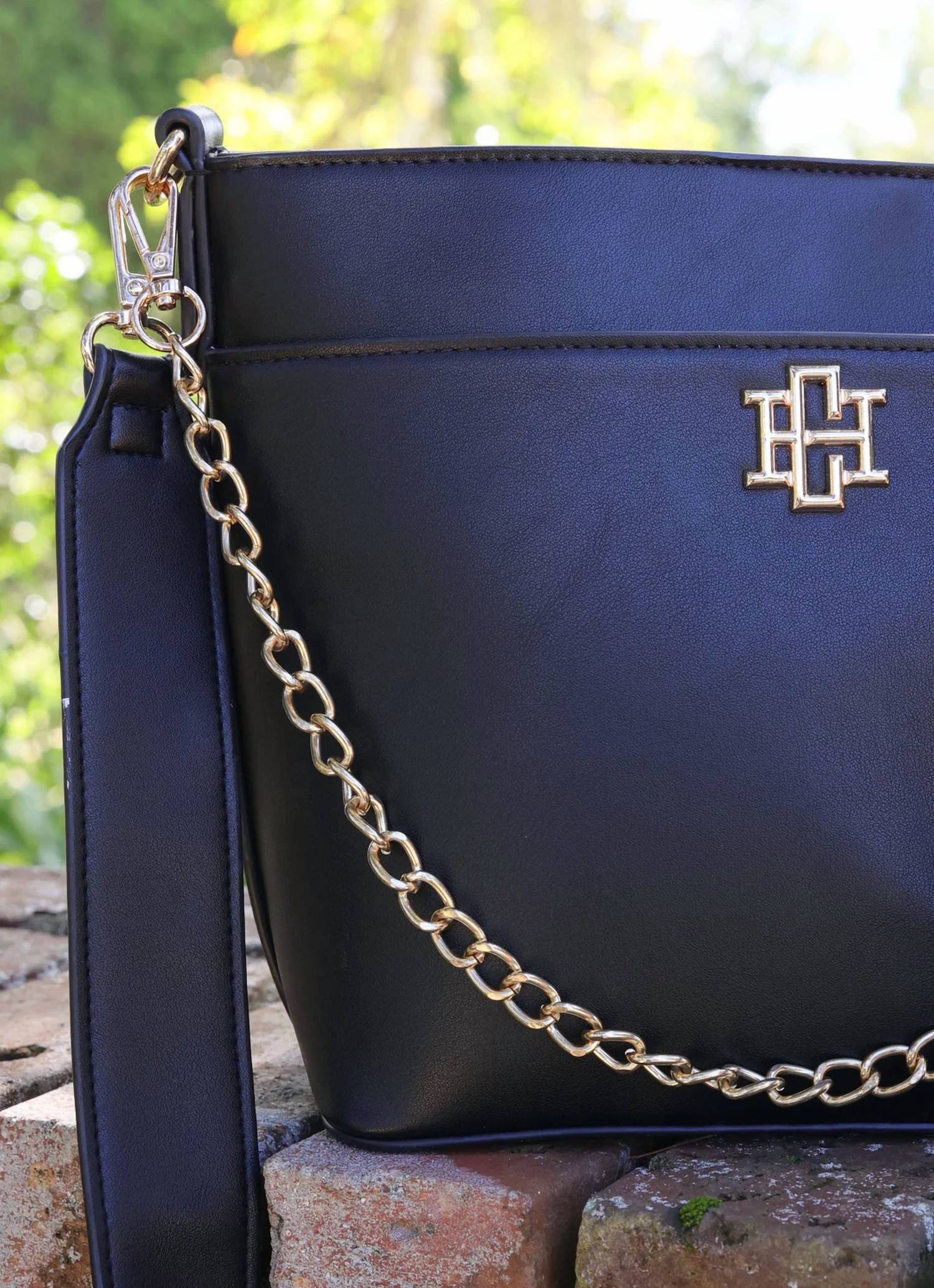 Caroline Hill - Women's Bucket Shoulder Bag