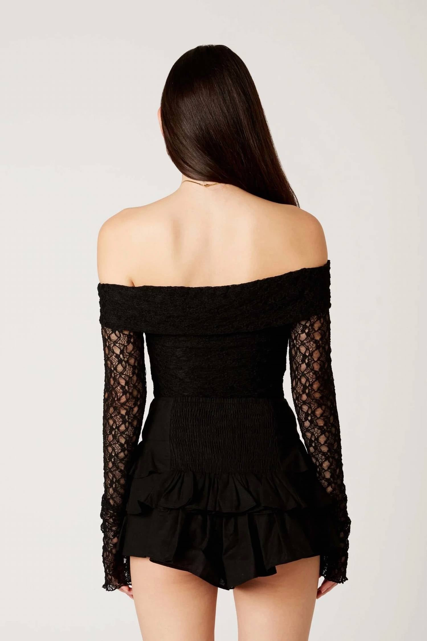 Cla - Off The Shoulder Lace Long Sleeve Top