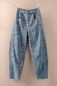 Urban Daizy - Leopard Print Relaxed Straight Denim Pants