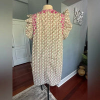 Voy - Women's Embroidery Detail Shift Dress