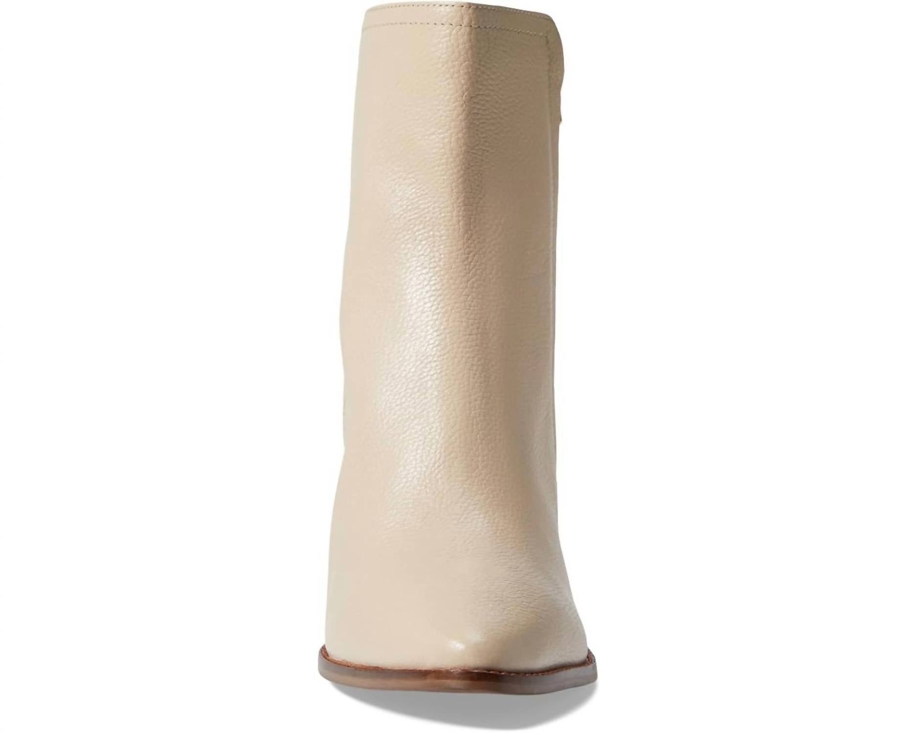 Seychelles - Desirable Boot