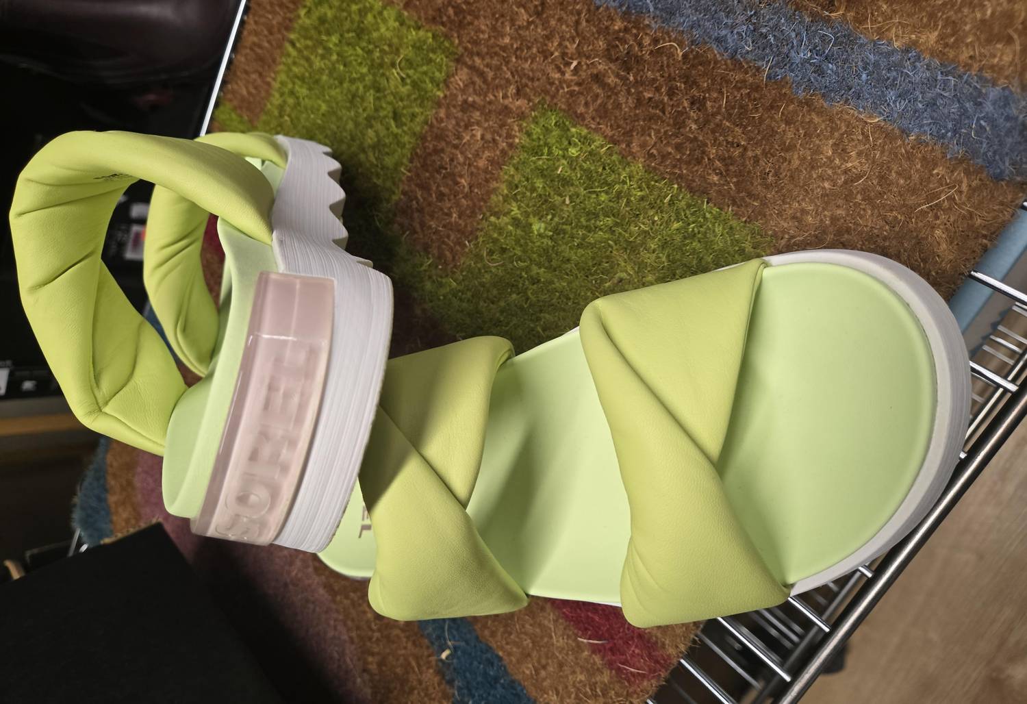 SOREL WOMEN'S VIBE TWIST SLIDE in luminous lime whitened pink - women's sandal - alternate view