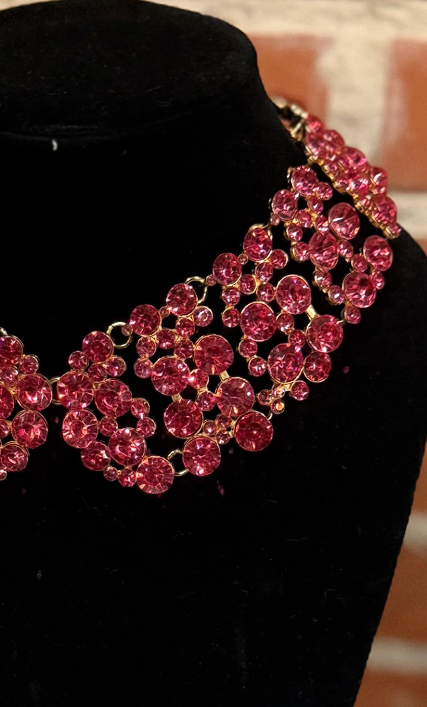 Bling A Gogo - Women's Glam Collar Necklace
