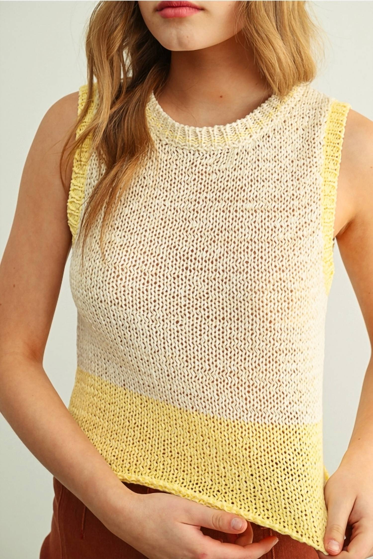 Miou Muse - Color Blocked Sleeveless Knitted Top