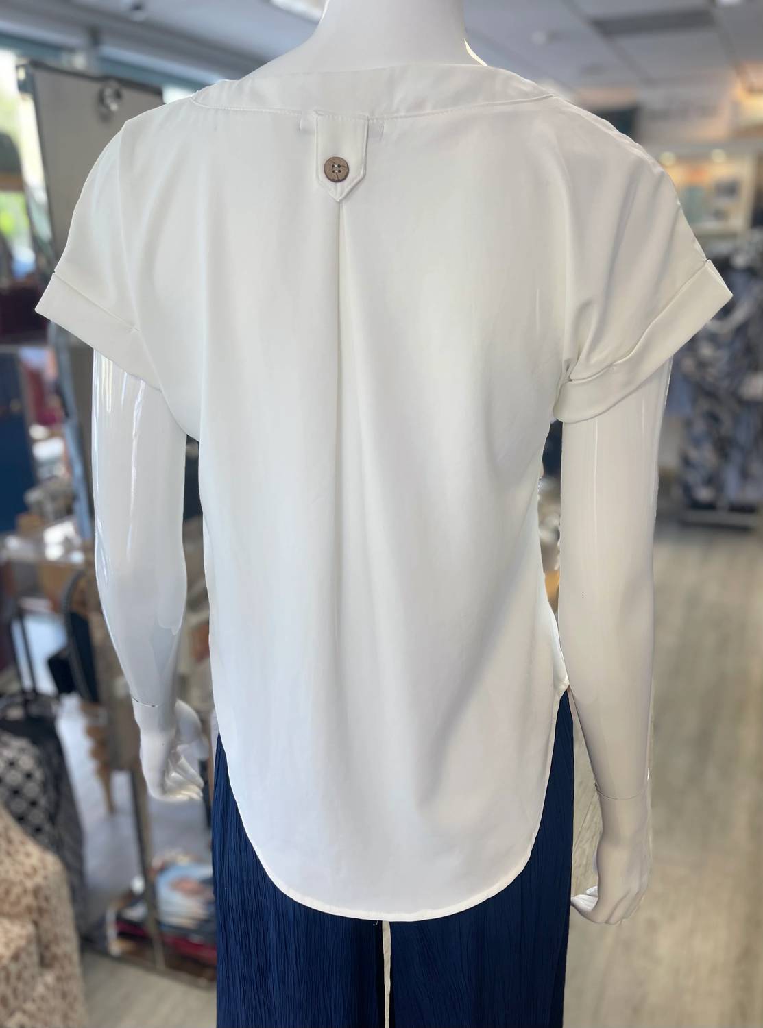 Kld. Signature - Women's Short Sleeve V-neck Top