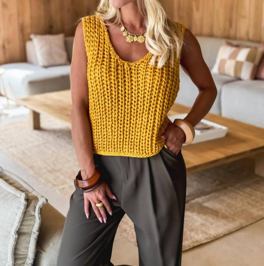 Q2 - Loreine Sleeveless Sweater