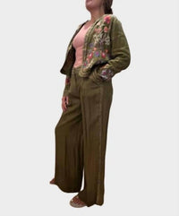 Johnny Was WIDE LEG PLEAT PANT GLORIA in martini olive - women's pants - detail view