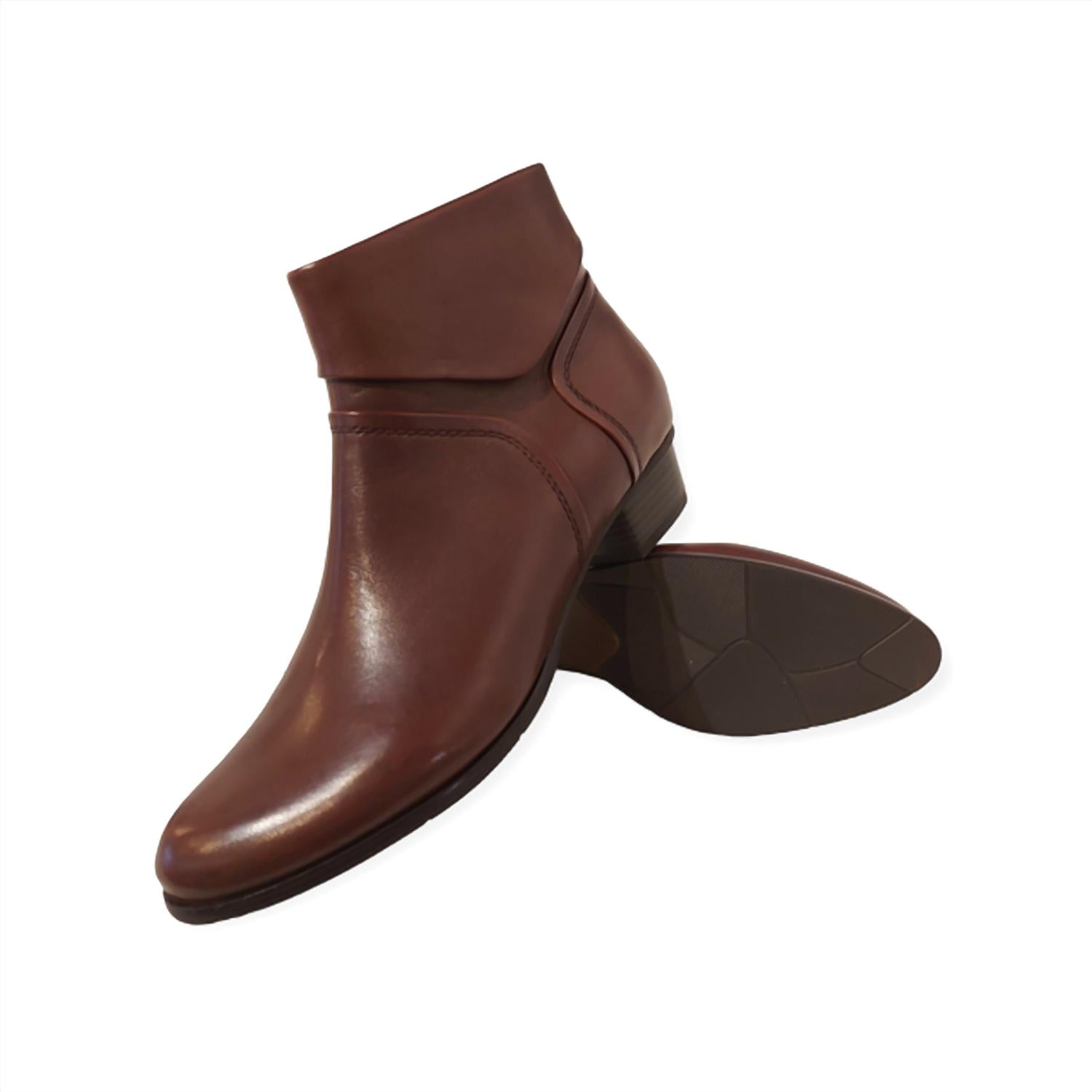 Regarde Le Ciel Women's Glove Lace Up Bootie in noce - women's shoe - detail view