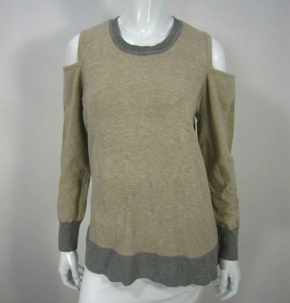 Calvin Klein - Women's Long Sleeve Crew Neck Cold Shoulder Sweater
