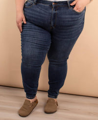 Judy Blue - Classic Mid-rise Skinny Jeans