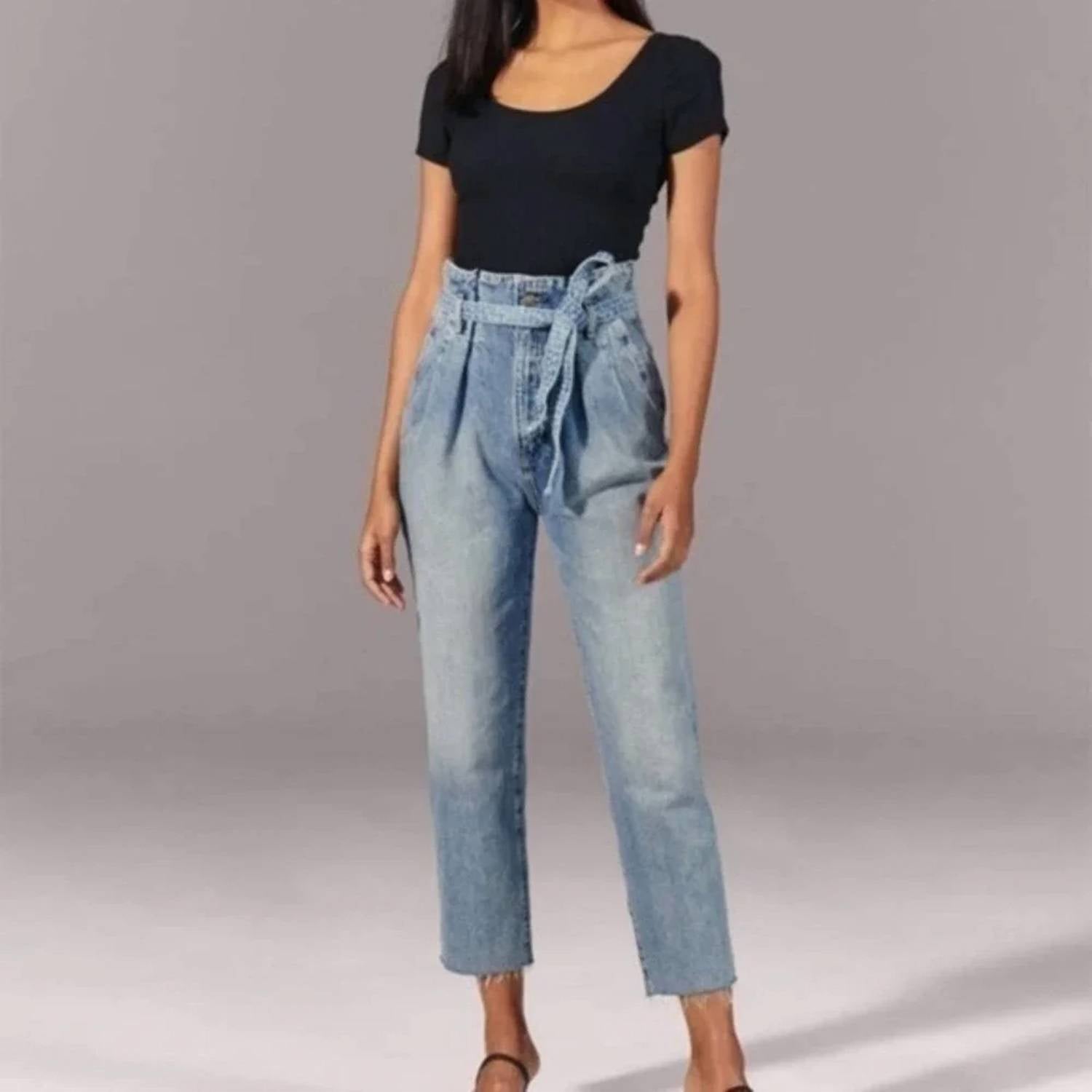 Abercrombie & Fitch - Ultra High Rise Paperbag Waist Jeans